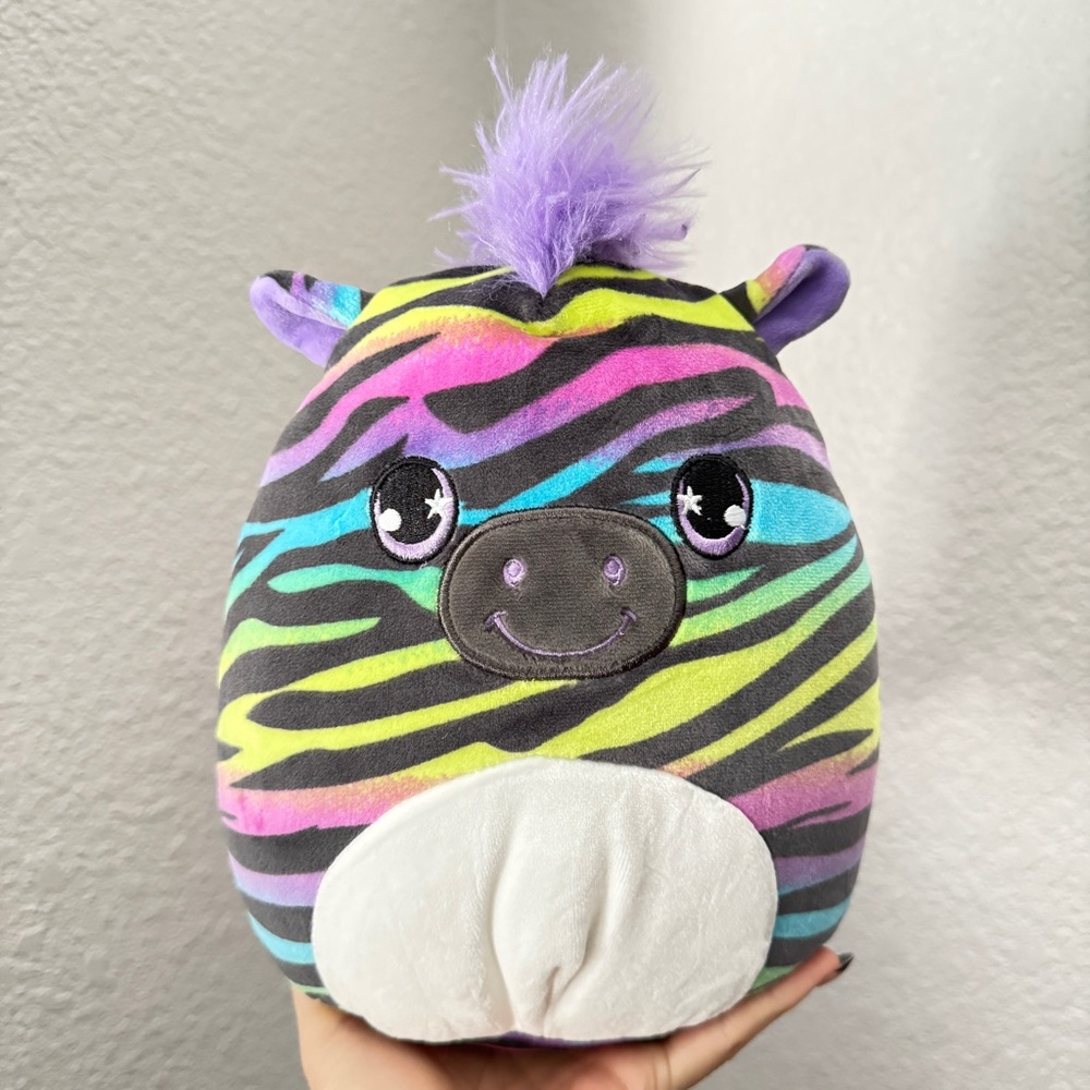 “8 Safiyah The Zebra Mystery Scented Bag Anime Eyes Squishmallows NWT